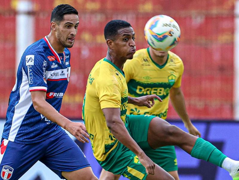 Cuiabá vence Academia no Luthero Lopes
