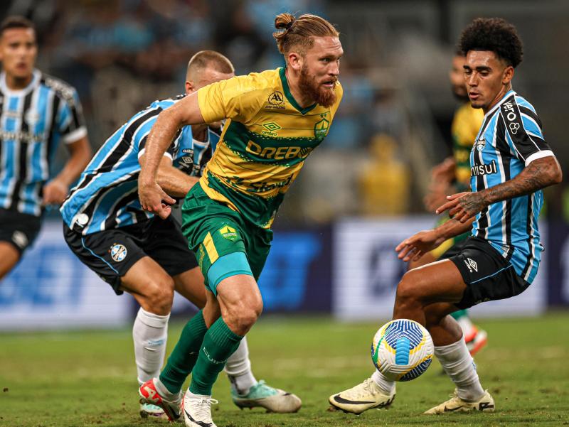 Cuiabá é superado pelo Grêmio jogando fora de casa
