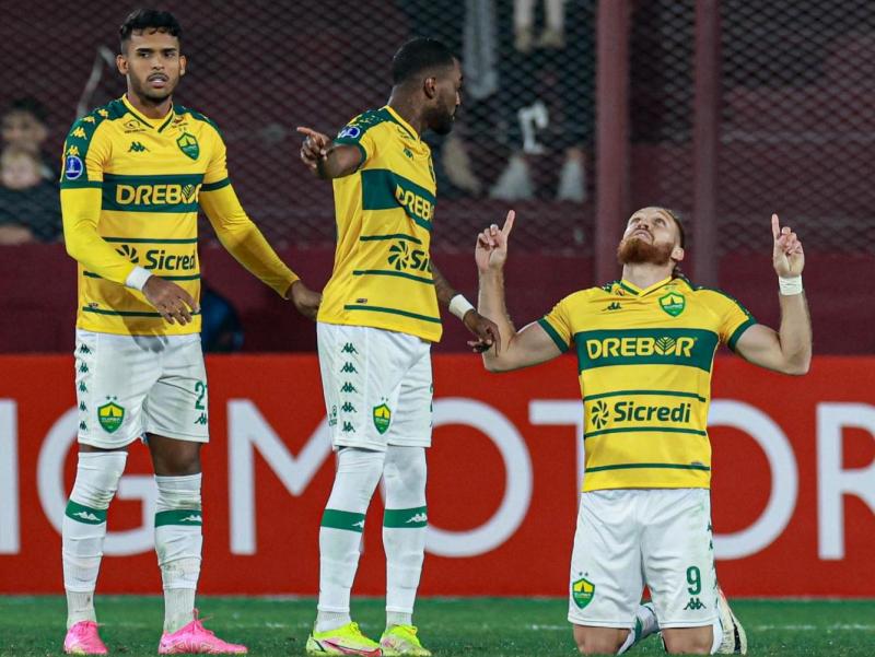 Cuiabá vence Lanús na Argentina