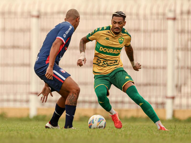 Cuiabá vence Academia no Luthero Lopes