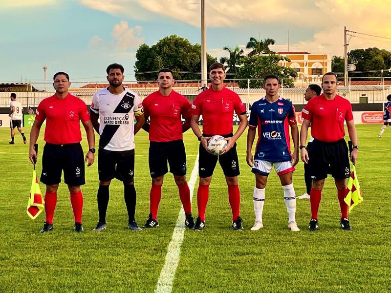 Mixto vence Academia
