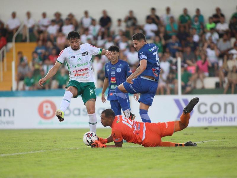Equipes de Mato Grosso entram em campo neste sábado (10)