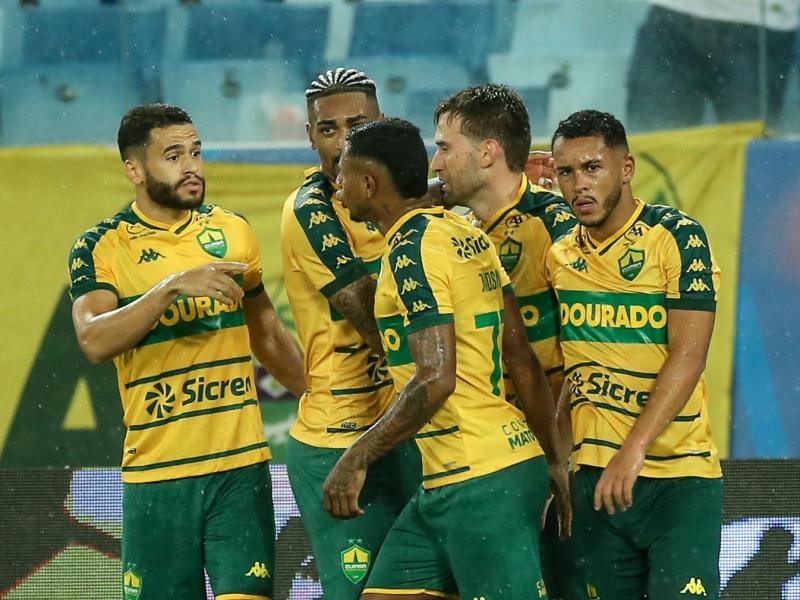 Cuiabá enfrenta Operário-PR