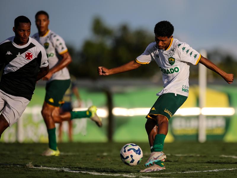 Cuiabá empata com Vasco na estreia