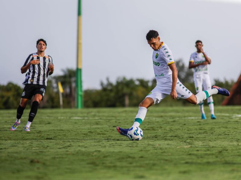 Cuiabá empata com Santos