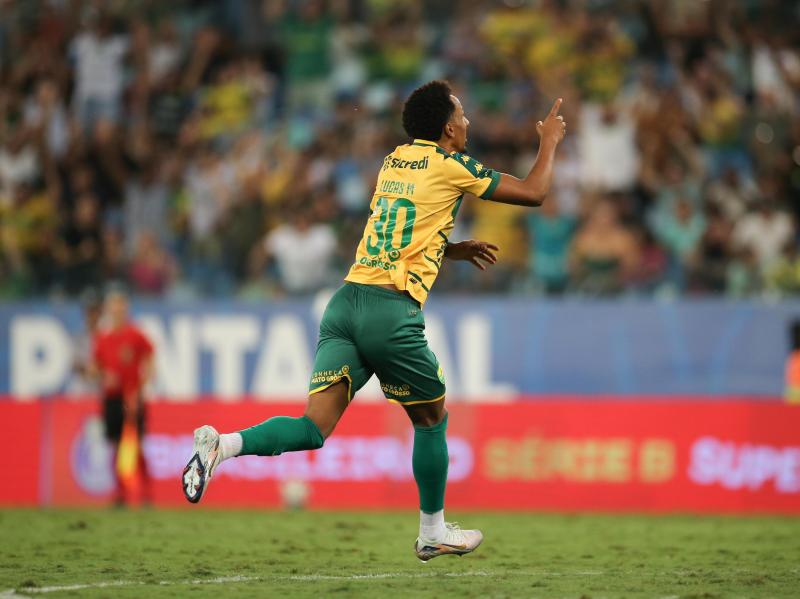 Cuiabá vence Paysandu