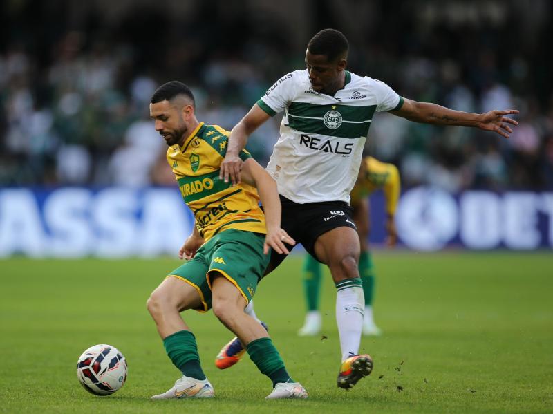 Cuiabá é vencido pelo Coritiba