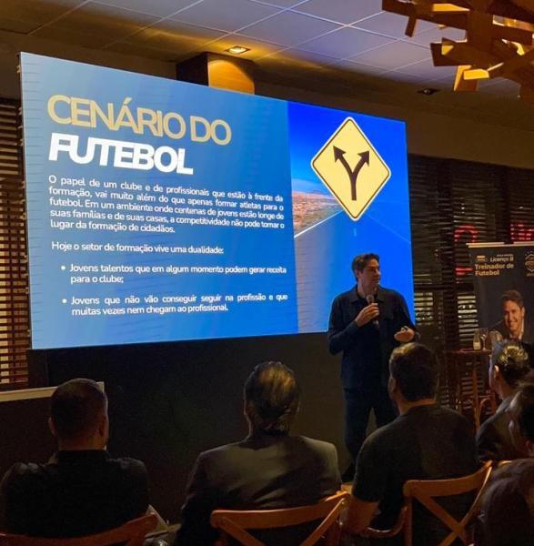 FMF e CBF Academy promovem palestra com Edmílson na Licença B