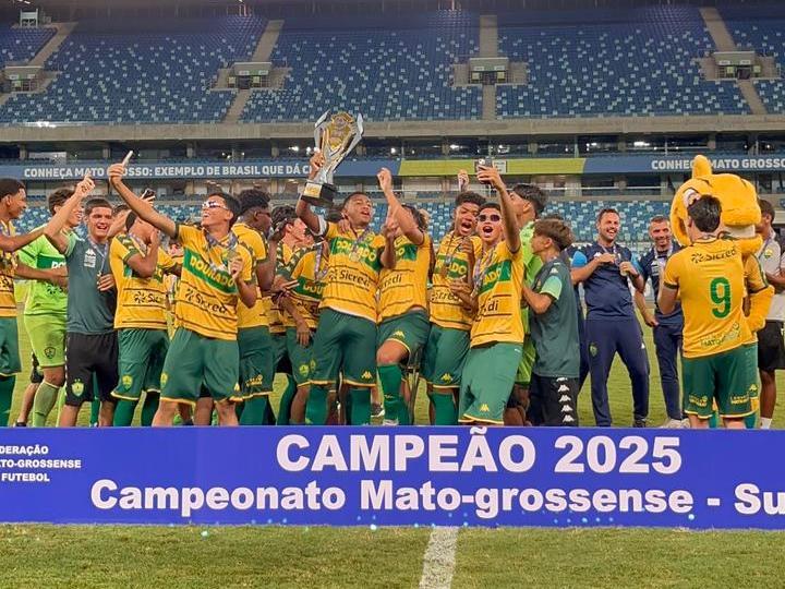 Cuiabá é campeão do Mato-grossense Sub-15 após goleada na Arena