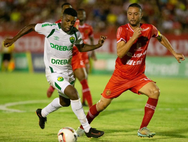 Cuiabá vence o União fora de casa e abre vantagem na final 